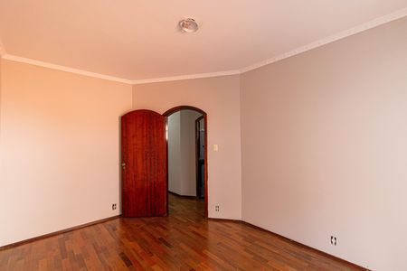 Casa para alugar com 392m², 7 quartos e 8 vagas Casa para alugar com 392m², 7 quartos e 8 vagasQuarto 2