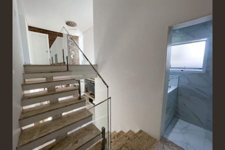 Casa de condomínio à venda com 340m², 4 quartos e 4 vagas