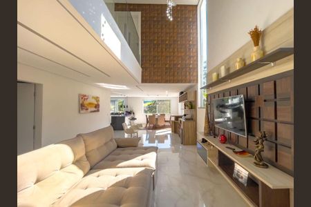 Casa de condomínio à venda com 340m², 4 quartos e 4 vagas