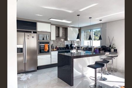 Casa de condomínio à venda com 340m², 4 quartos e 4 vagas