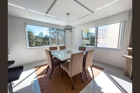 Casa de condomínio à venda com 340m², 4 quartos e 4 vagas