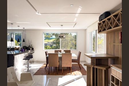 Casa de condomínio à venda com 340m², 4 quartos e 4 vagas