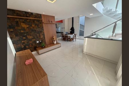Casa à venda com 3 quartos, 252m² em Suru, Barueri