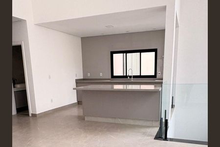 Casa à venda com 4 quartos, 274m² em Suru, Barueri