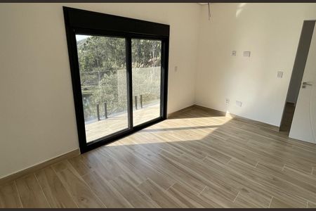Casa à venda com 4 quartos, 274m² em Suru, Barueri