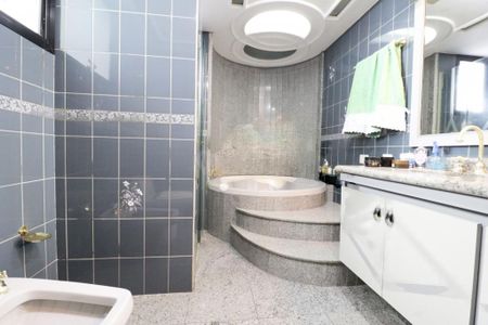 Apartamento à venda com 300m², 4 quartos e 4 vagas