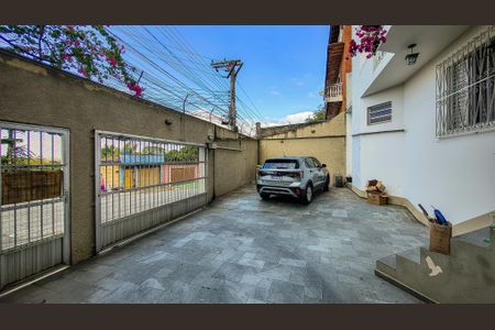 Casa para alugar com 408m², 4 quartos e 4 vagas Casa para alugar com 408m², 4 quartos e 4 vagasGaragem