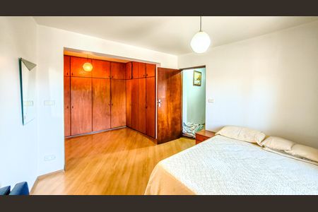 Casa para alugar com 408m², 4 quartos e 4 vagas Casa para alugar com 408m², 4 quartos e 4 vagasSuíte master