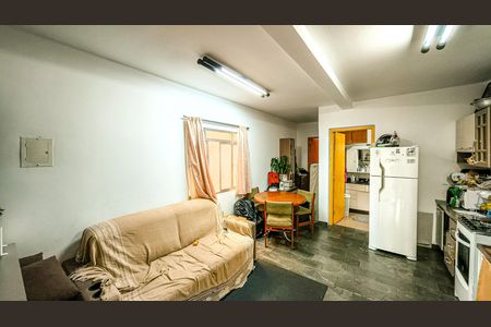 Casa para alugar com 408m², 4 quartos e 4 vagas Casa para alugar com 408m², 4 quartos e 4 vagasEdícula