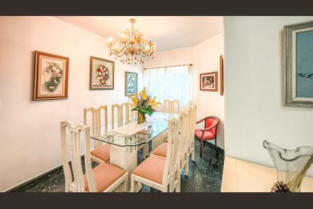 Casa para alugar com 408m², 4 quartos e 4 vagas Casa para alugar com 408m², 4 quartos e 4 vagasCopa