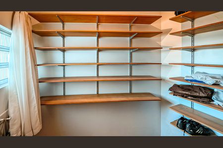 Casa para alugar com 408m², 4 quartos e 4 vagas Casa para alugar com 408m², 4 quartos e 4 vagasCloset da Suíte master