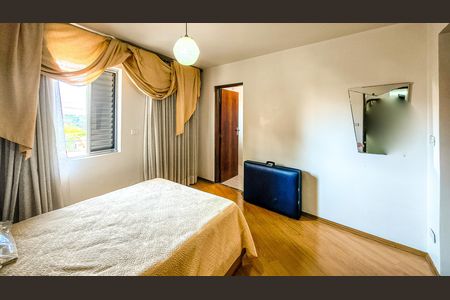 Casa para alugar com 408m², 4 quartos e 4 vagas Casa para alugar com 408m², 4 quartos e 4 vagasSuíte master