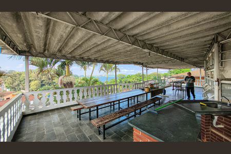Casa para alugar com 408m², 4 quartos e 4 vagas Casa para alugar com 408m², 4 quartos e 4 vagasTerraço