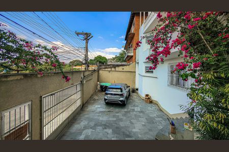 Casa para alugar com 408m², 4 quartos e 4 vagas Casa para alugar com 408m², 4 quartos e 4 vagasGaragem