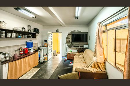 Casa para alugar com 408m², 4 quartos e 4 vagas Casa para alugar com 408m², 4 quartos e 4 vagasEdícula