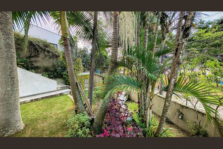 Casa para alugar com 408m², 4 quartos e 4 vagas Casa para alugar com 408m², 4 quartos e 4 vagasJardim
