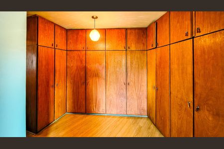 Casa para alugar com 408m², 4 quartos e 4 vagas Casa para alugar com 408m², 4 quartos e 4 vagasCloset da Suíte master