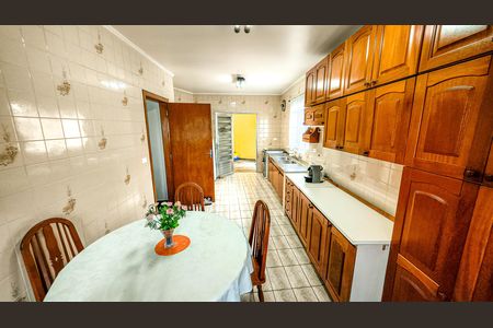 Casa para alugar com 408m², 4 quartos e 4 vagas Casa para alugar com 408m², 4 quartos e 4 vagasCozinha