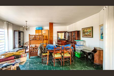 Casa para alugar com 408m², 4 quartos e 4 vagas Casa para alugar com 408m², 4 quartos e 4 vagasSala