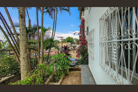 Casa para alugar com 408m², 4 quartos e 4 vagas Casa para alugar com 408m², 4 quartos e 4 vagasJardim