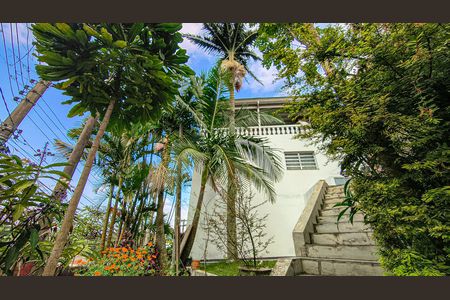 Casa para alugar com 408m², 4 quartos e 4 vagas Casa para alugar com 408m², 4 quartos e 4 vagasJardim