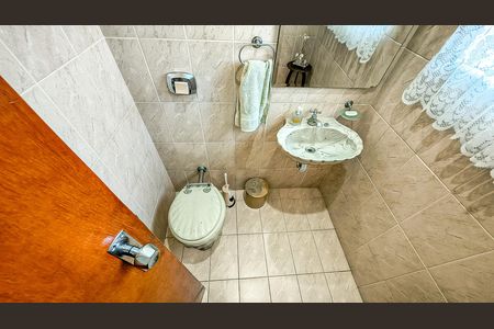 Casa para alugar com 408m², 4 quartos e 4 vagas Casa para alugar com 408m², 4 quartos e 4 vagasLavabo