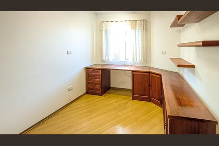 Casa para alugar com 408m², 4 quartos e 4 vagas Casa para alugar com 408m², 4 quartos e 4 vagasQuarto