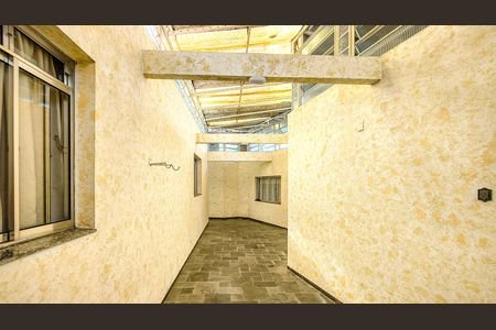 Casa para alugar com 408m², 4 quartos e 4 vagas Casa para alugar com 408m², 4 quartos e 4 vagasQuintal