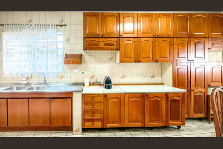 Casa para alugar com 408m², 4 quartos e 4 vagas Casa para alugar com 408m², 4 quartos e 4 vagasCozinha
