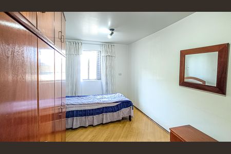 Casa para alugar com 408m², 4 quartos e 4 vagas Casa para alugar com 408m², 4 quartos e 4 vagasQuarto 2