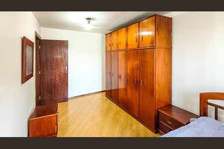 Casa para alugar com 408m², 4 quartos e 4 vagas Casa para alugar com 408m², 4 quartos e 4 vagasQuarto 2