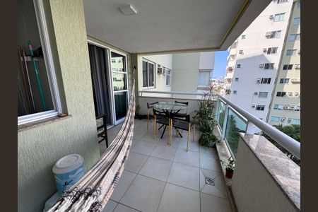 Apartamento para alugar com 71m², 2 quartos e 1 vagaVaranda