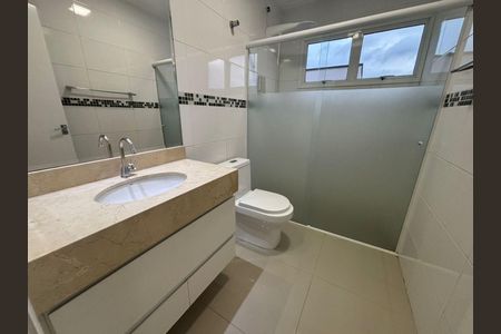 Casa à venda com 3 quartos, 229m² em Suru, Barueri