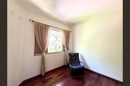 Casa à venda com 4 quartos, 213m² em Morada dos Pássaros, Barueri