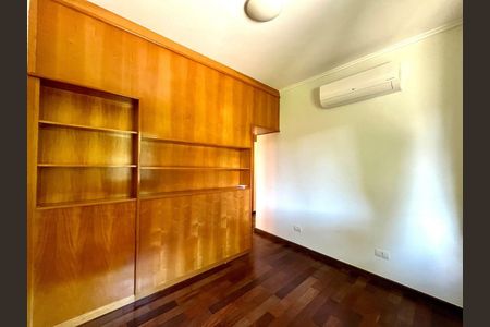 Casa à venda com 4 quartos, 213m² em Morada dos Pássaros, Barueri