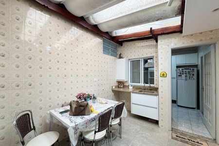 Casa para alugar com 165m², 3 quartos e 3 vagasBanheiro de serviço