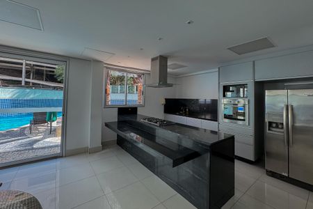Apartamento à venda com 128m², 4 quartos e 3 vagas Apartamento à venda com 128m², 4 quartos e 3 vagasÁrea comum