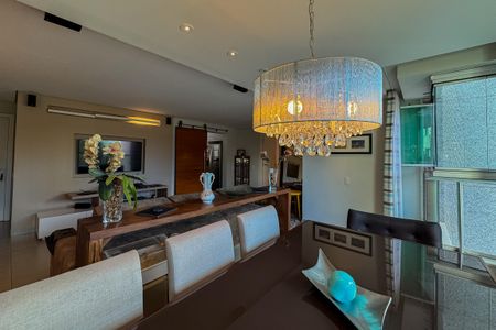 Apartamento à venda com 128m², 4 quartos e 3 vagas Apartamento à venda com 128m², 4 quartos e 3 vagasSala