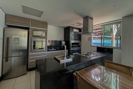 Apartamento à venda com 128m², 4 quartos e 3 vagas Apartamento à venda com 128m², 4 quartos e 3 vagasÁrea comum