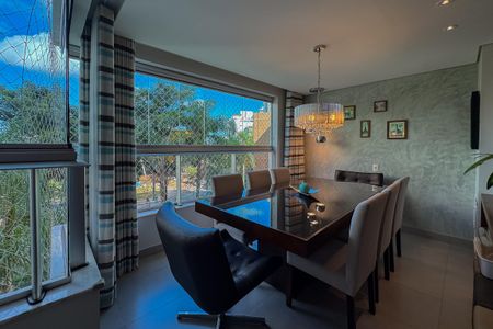 Apartamento à venda com 128m², 4 quartos e 3 vagas Apartamento à venda com 128m², 4 quartos e 3 vagasSala