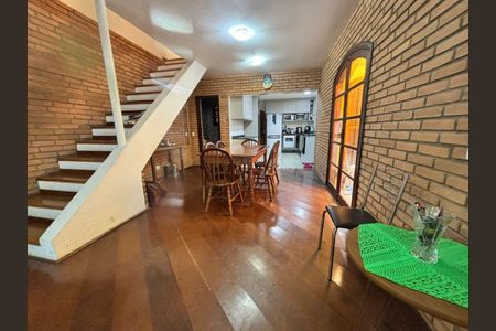Casa à venda com 3 quartos, 180m² em Conjunto Residencial Vista Verde, São Paulo