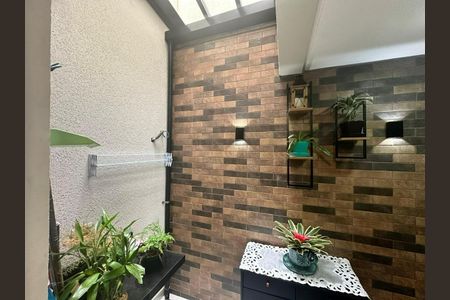 Casa à venda com 98m², 3 quartos e 2 vagas