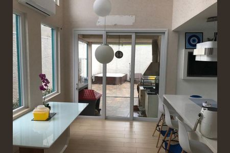 Casa à venda com 3 quartos, 190m² em Suru, Barueri