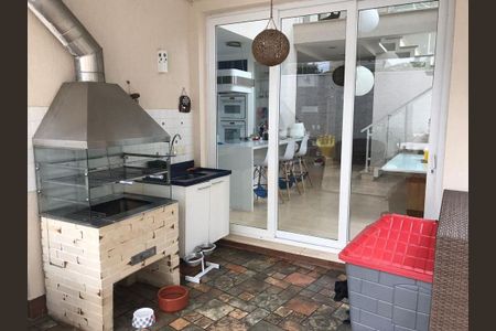 Casa à venda com 3 quartos, 190m² em Suru, Barueri