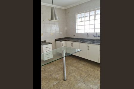 Casa para alugar com 3 quartos, 80m² em Planalto, Belo Horizonte