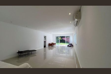 Casa à venda com 3 quartos, 297m² em Aldeia Da Serra, Barueri