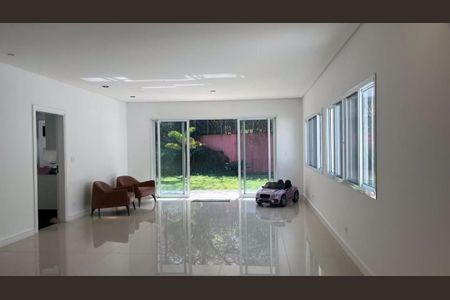 Casa à venda com 3 quartos, 297m² em Aldeia Da Serra, Barueri