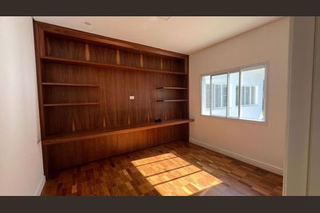 Casa à venda com 3 quartos, 297m² em Aldeia Da Serra, Barueri