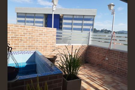 Casa à venda com 340m², 2 quartos e 2 vagas