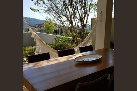 Casa à venda com 280m², 4 quartos e 4 vagas